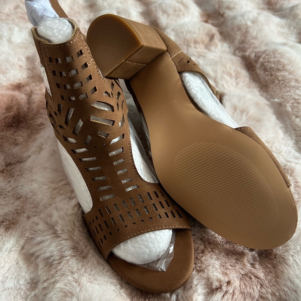 Brown Cutout Women's Sandals. 3 1/4 heels